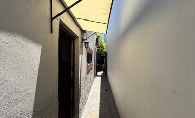 Casa tres ambientes a la venta en Wilde