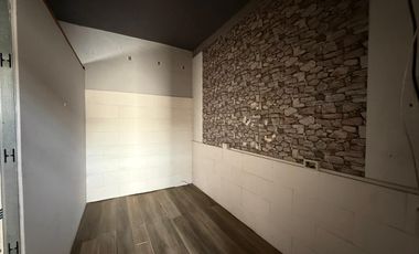 Casa tres ambientes a la venta en Wilde