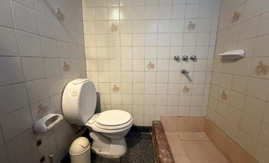 Casa tres ambientes a la venta en Wilde