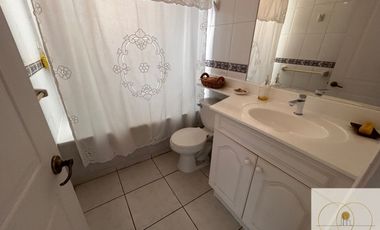 Departamento en venta c/ estacionamiento en Rocas de Santo Domingo