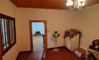 SE ARRIENDA CASA EN PLENO CENTRO CON LOCAL COMERCIAL