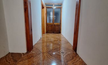 SE ARRIENDA CASA EN PLENO CENTRO CON LOCAL COMERCIAL