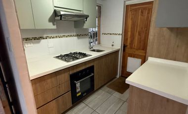 HERMOSA CASA EN EL PALOMAR EN ARRIENDO