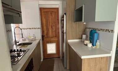 HERMOSA CASA EN EL PALOMAR EN ARRIENDO