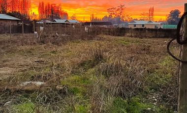 BUEN SECTOR SITIO ERIAZO, CON LUZ Y AGUA