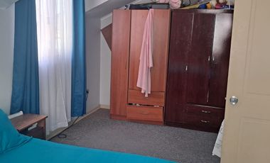 LINDA CASA DE DOS PISOS, REMODELADA