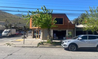 Céntrica propiedad con 6 locales comerciales en la localidad de Cabildo, Region Valparaíso