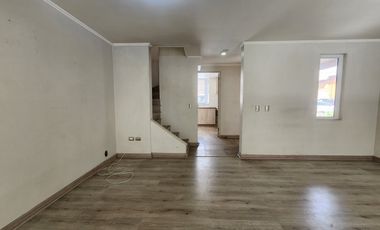 CASA AL INTERIOR DE CONDOMINIO EN PINARES CHIGUAYANTE.