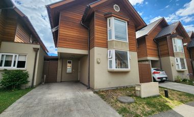 CASA AL INTERIOR DE CONDOMINIO EN PINARES CHIGUAYANTE.