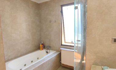 CASA EN MACHALI 5HAB 4 BAÑOS- EN VENTA