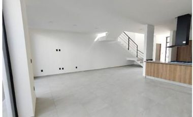 Casa en venta en cañadas del arroyo