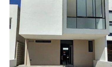 Casa en venta en cañadas del arroyo