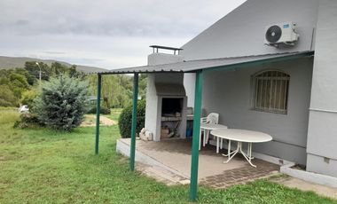 Complejo En Venta Barrio Golf Sierra De La Ventana. Gran Oportunidad, Frente Al Rio Con Hermosas Vistas Y Gran Cercanía Al Centro Comercial.