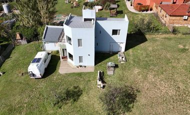 Complejo En Venta Barrio Golf Sierra De La Ventana. Gran Oportunidad, Frente Al Rio Con Hermosas Vistas Y Gran Cercanía Al Centro Comercial.