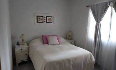 Casa En Venta En Sierra De La Ventana Con Jardín