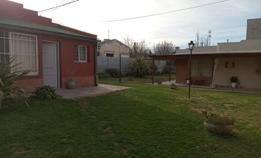 Casa En Venta En Sierra De La Ventana Con Jardín
