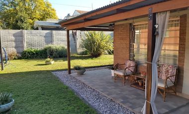 Casa En Venta En Sierra De La Ventana Con Jardín
