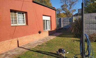Casa En Venta En Sierra De La Ventana Con Jardín