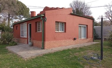 Casa En Venta En Sierra De La Ventana Con Jardín