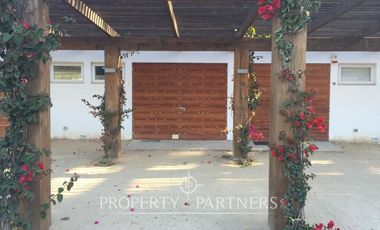 Arriendo marzo -diciembre: Cómodo departamento con jardín en Marbella