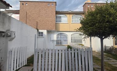 Casa en condominio en renta en Santiago Tianguistenco de Galeana, Tianguistenco, México