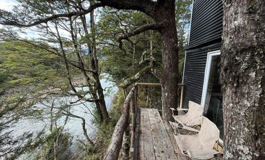 EN VENTA CASA CON ORILLA DE RIO, VIVE PATAGONIA