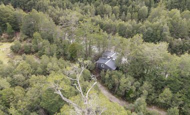 EN VENTA CASA CON ORILLA DE RIO, VIVE PATAGONIA