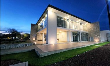 Venta casa de una planta coto privado Xaramá Poniente Aguascalientes