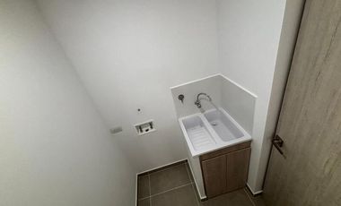 APARTAMENTO EN ARRIENDO UBICADO EN ENVIGADO SECTOR LOMA DE LAS BRUJAS