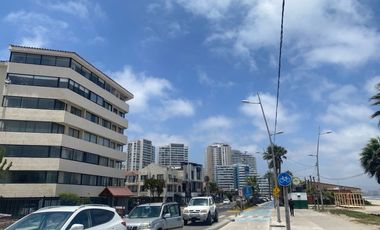 A PASOS DEL CASINO ENJOY