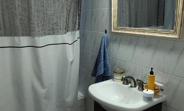 Chalet en venta de 6 ambientes  con jardín, piscina y cochera