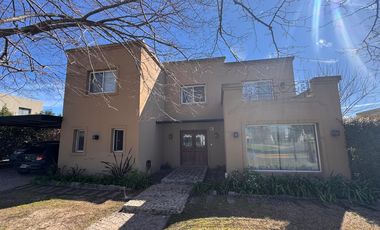 Lindísima casa sobre lote central con pileta | San Matías | Maschwitz | Escobar