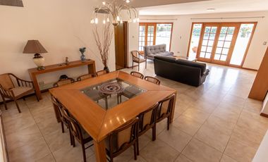 VENTA DE CASA EN SAN MARINO - 4 DORMITORIOS FUNES HILLS - FUNES