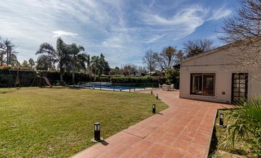 VENTA DE CASA EN SAN MARINO - 4 DORMITORIOS FUNES HILLS - FUNES