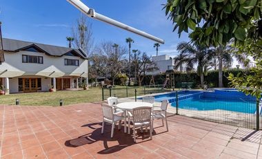 VENTA DE CASA EN SAN MARINO - 4 DORMITORIOS FUNES HILLS - FUNES