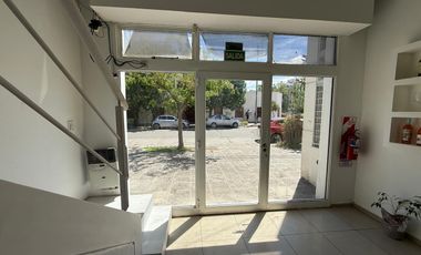 Local 75 m2 pleno centro - General Roca