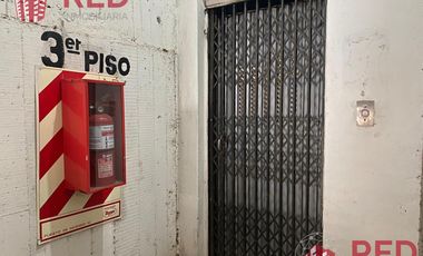 Venta de Cochera en  Hipólito Yrigoyen