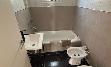 OFICINA COMERCIAL Y/O PROFESIONAL EN PLENO CENTRO DE MORON