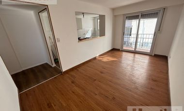 OFICINA COMERCIAL Y/O PROFESIONAL EN PLENO CENTRO DE MORON