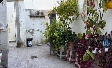 Venta Casa Lote Propio con terraza en Saavedra