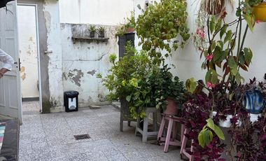 Venta Casa Lote Propio con terraza en Saavedra