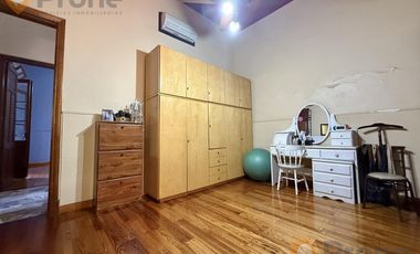 Casa al frente de 3 dormitorios