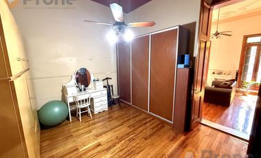 Casa al frente de 3 dormitorios