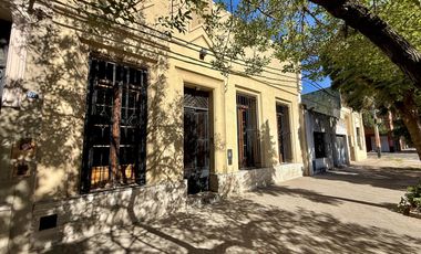 Casa al frente de 3 dormitorios