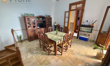 Casa al frente de 3 dormitorios