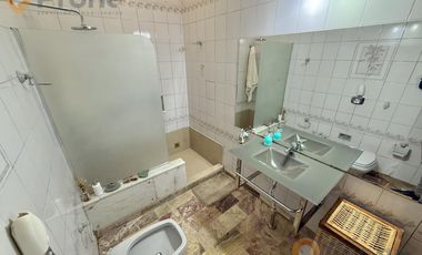 Casa al frente de 3 dormitorios