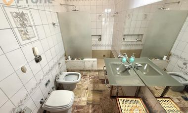 Casa al frente de 3 dormitorios