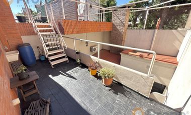 Casa al frente de 3 dormitorios