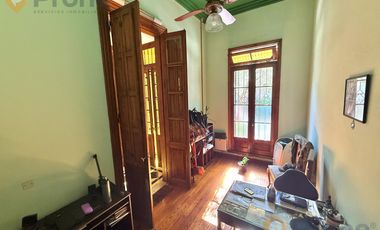 Casa al frente de 3 dormitorios