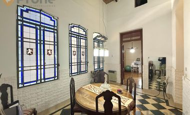 Casa al frente de 3 dormitorios